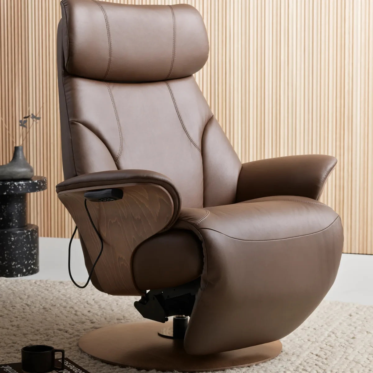 Stressless Adam with Disc base in Paloma Chestnut leather and walnut, in a bright living room